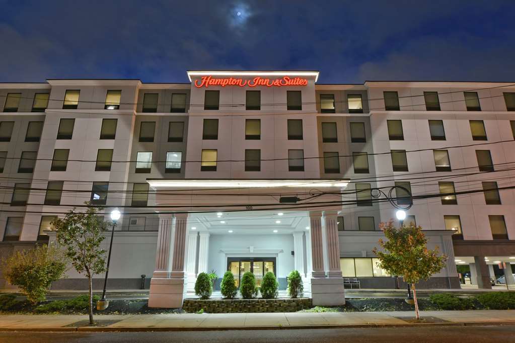 Hampton Inn & Suites Newark-Harrison-Riverwalk Exterior foto